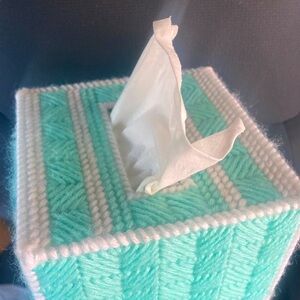 Tissue box vintage crochet sturdy in aqua